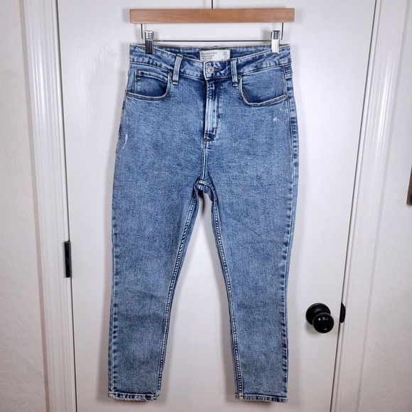 Abercrombie & Fitch High Rise Ankle Jeans Women's Size 26/2S Light Wash Slim Fit - Picture 1 of 9